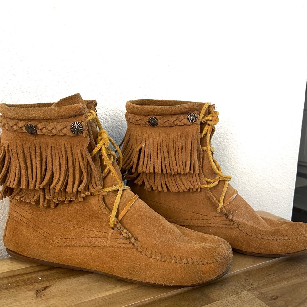 Minnetonka brown suede mid double fringe boots